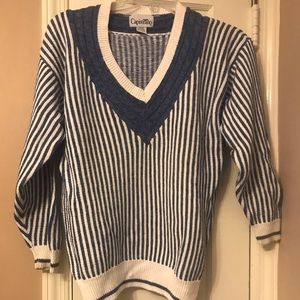Sweater in very good condition. Size 16-18